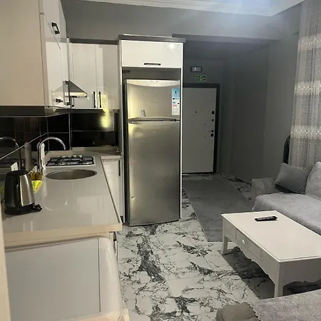 Apartament In The Center, 6-7 Minutes To The Airport, Close To The Sea And Coves *