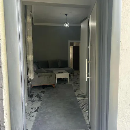 Apartament In The Center, 6-7 Minutes To The Airport, Close To The Sea And Coves