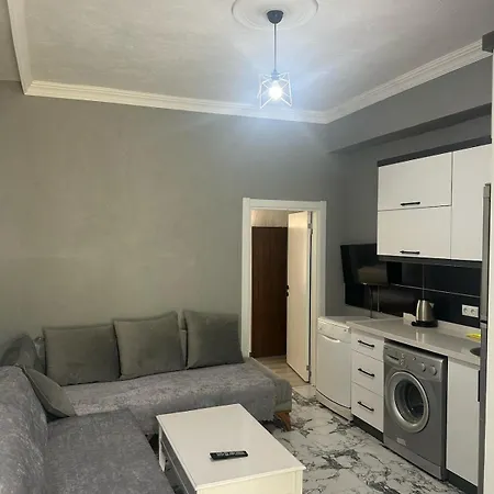 Apartamento In The Center, 6-7 Minutes To The Airport, Close To The Sea And Coves